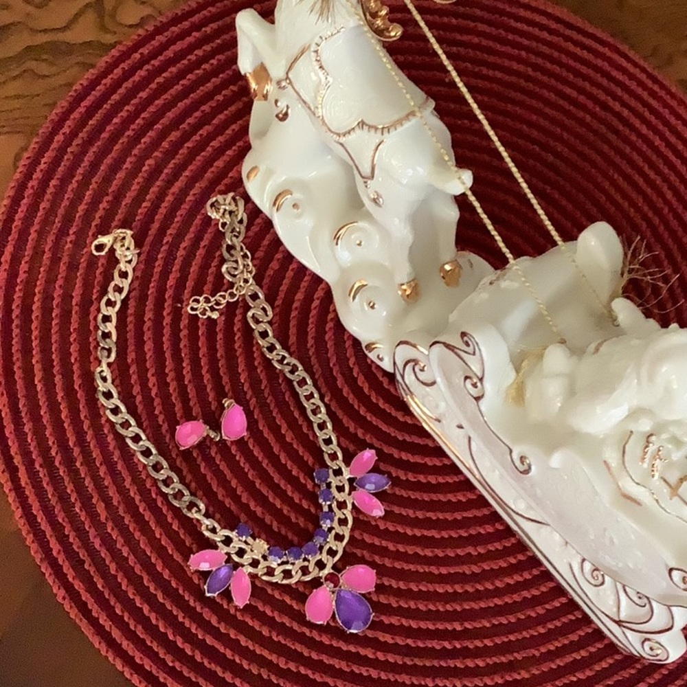 Necklace & earring set pink purple gold stud earrings pretty set